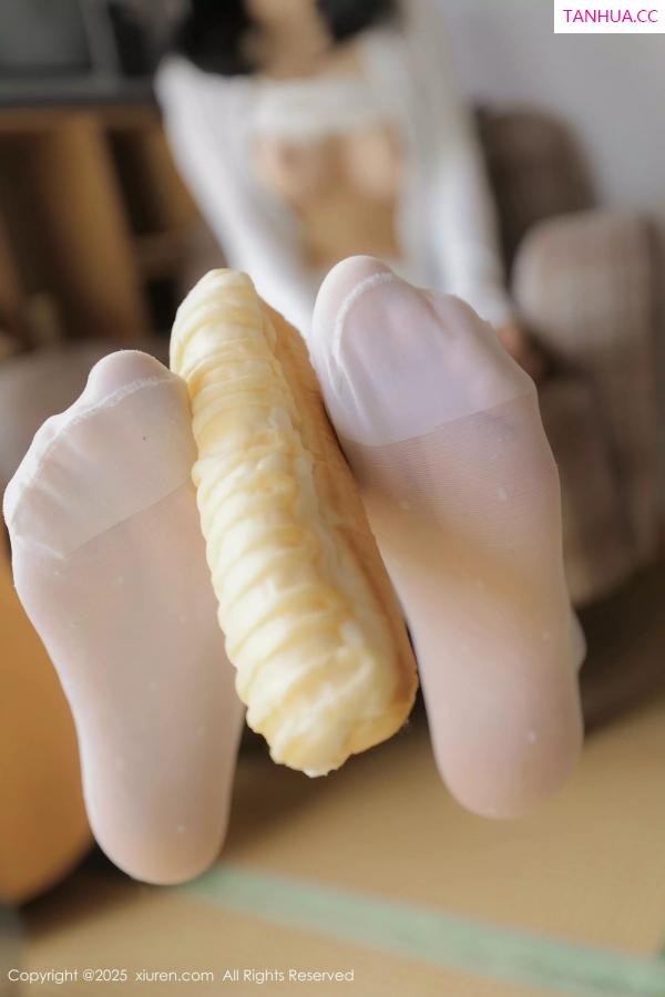   [XiuRen]高清写真图 2025.03.26 No.10073 奶芙乔乔 原木棉吊带第25张图片